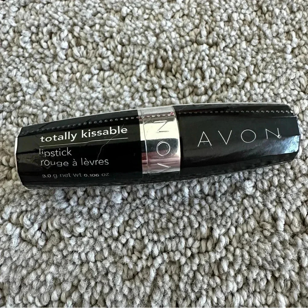 Avon Totally Kissable Lipstick Coy Copper N502 .106 OZ New & Sealed